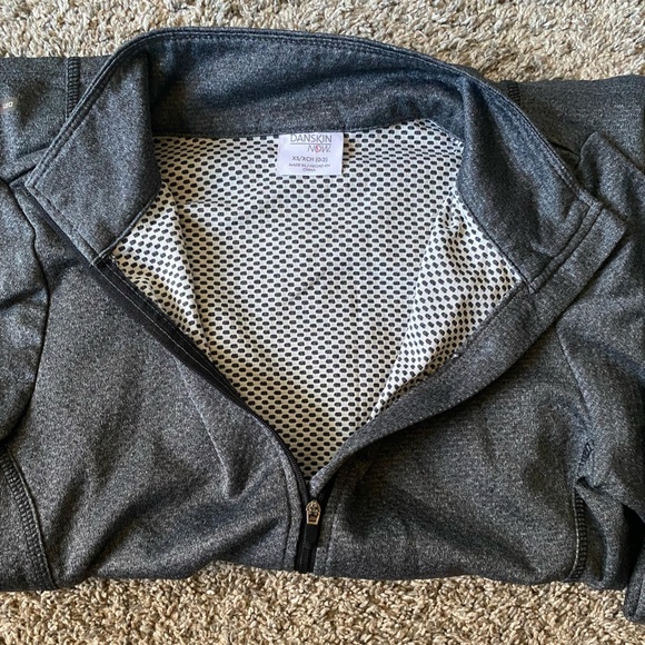 Dan skin now zip up jacket - Picture 3 of 3